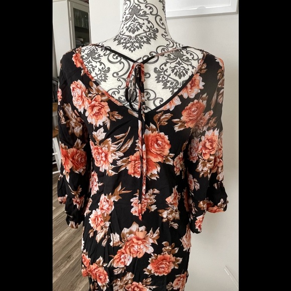 🌈 3/$40 Floral Mini Dress - Picture 4 of 8